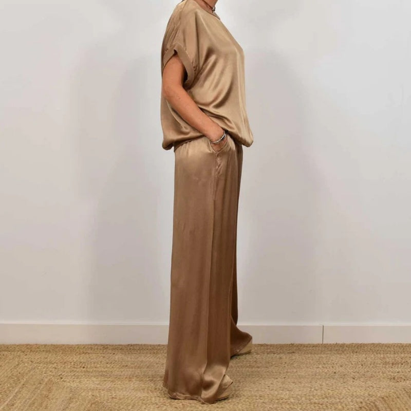 Rita™ Elegant Two-Piece Set | Flowing Blouse and Wide-Leg Pants